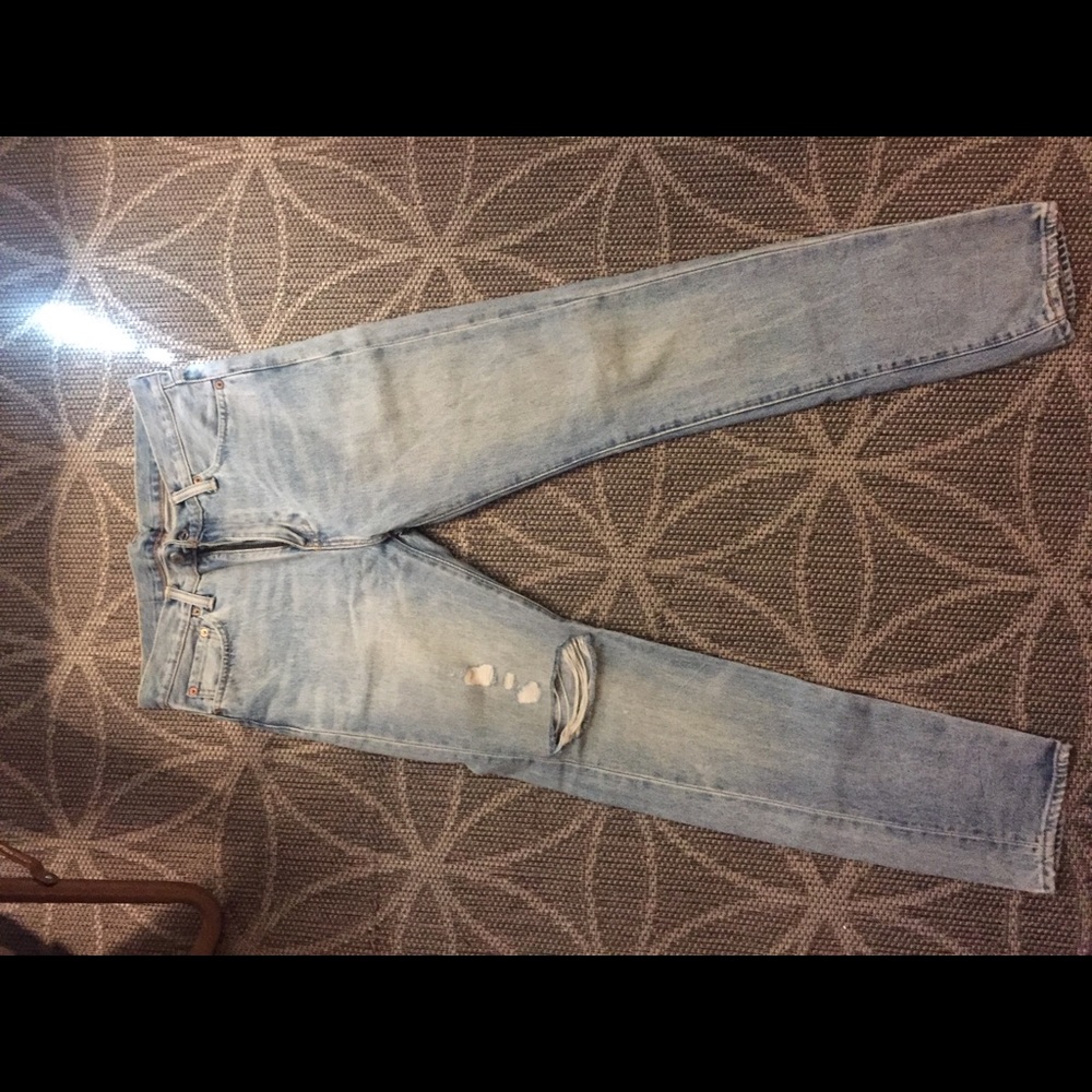 Levi’s 510 Skinny Distressed Jean Light wash